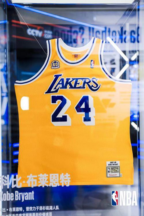 两名新援的