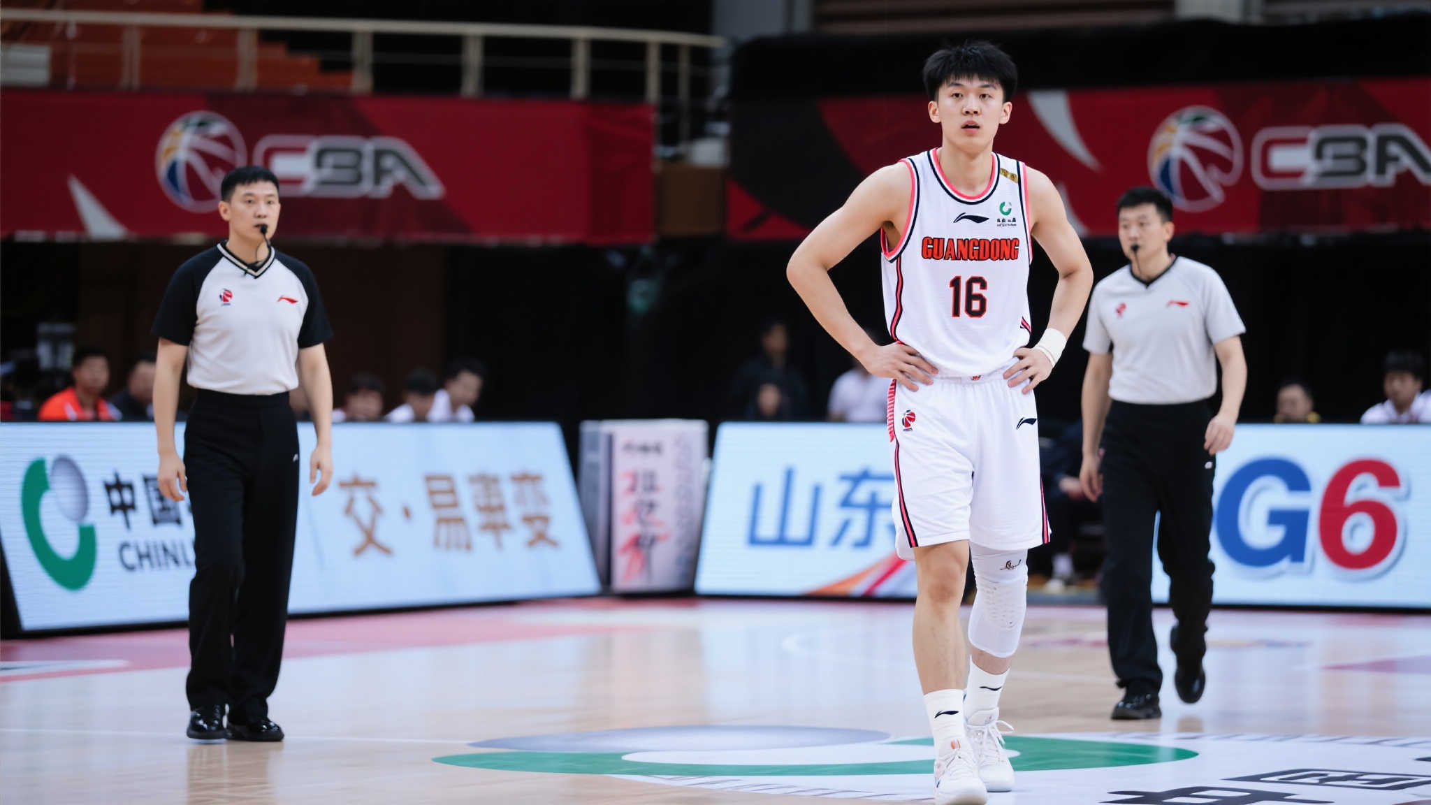 篮教练组的